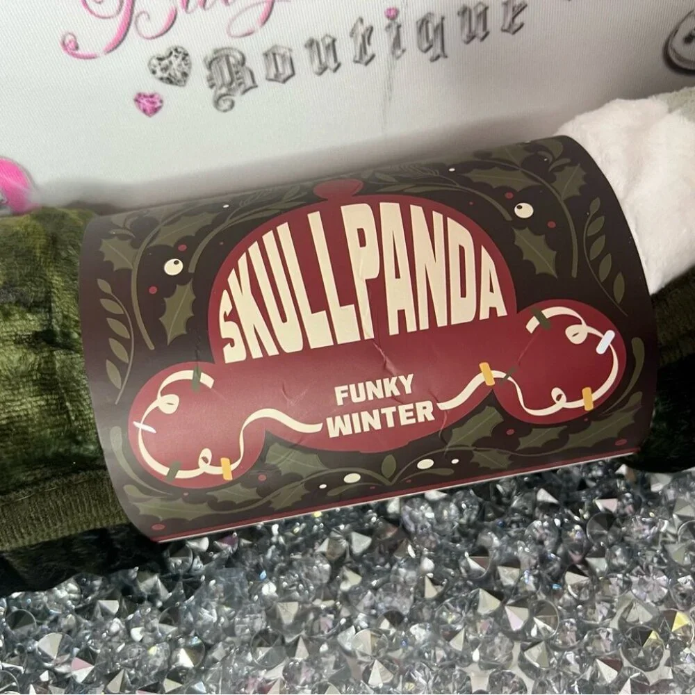 Skull Panda Funky Winter Blanket brand new soft fleece pop mart limited edition